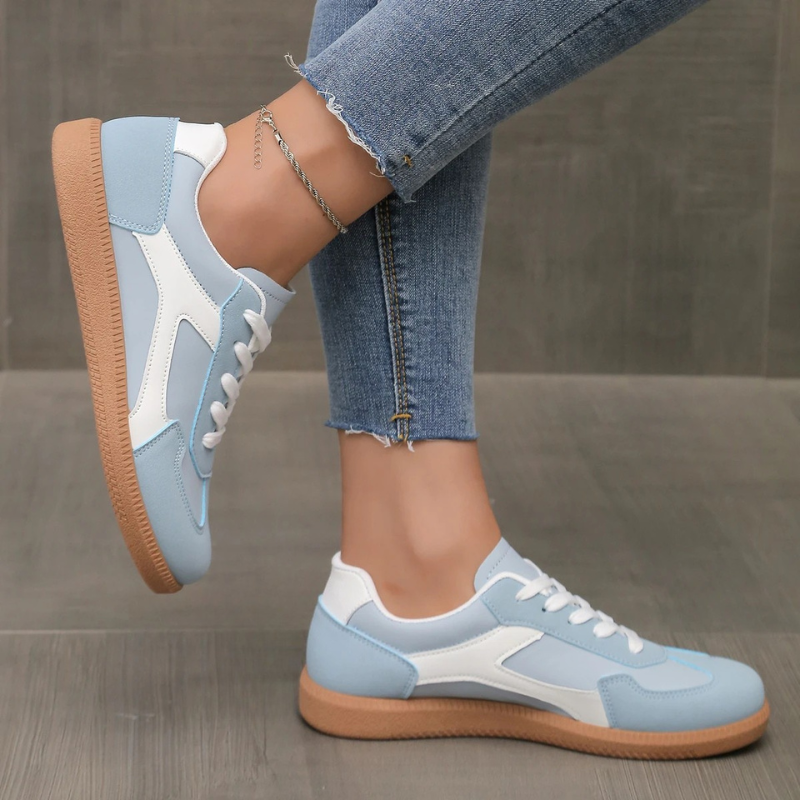 Fashionable Women's Lace Up Running Shoes