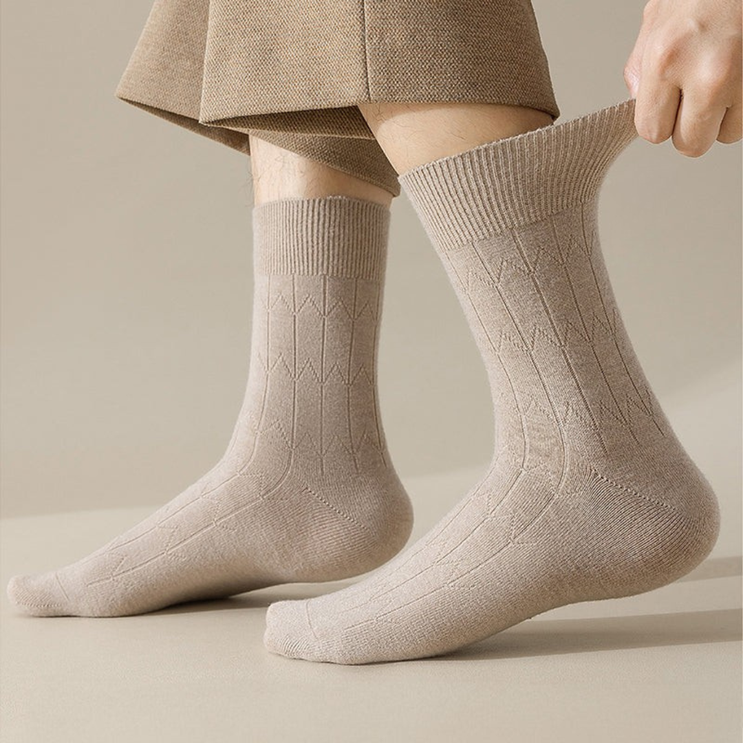 Comfortable Ribbed Patterned Crew Socks