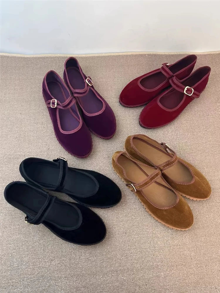 Classic Women's Flat Ballet Shoes - Nocini
