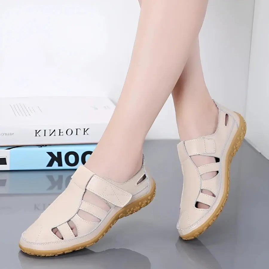 Classic Women's Leather Sandals - Chic and Cozy Style