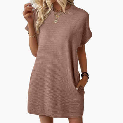 Comfortable Casual Dress with Pockets and Short Sleeves