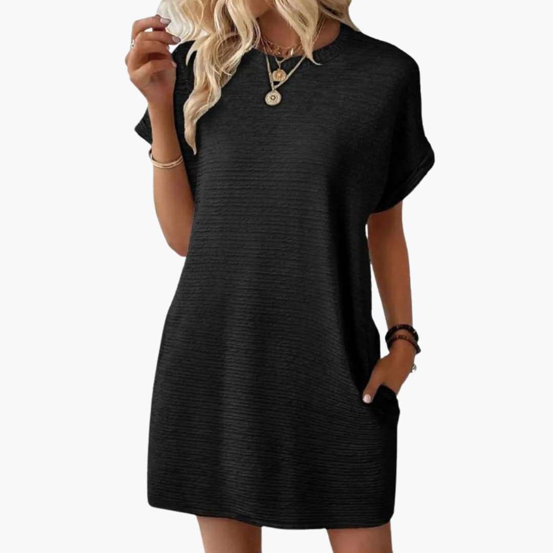 Comfortable Casual Dress with Pockets and Short Sleeves