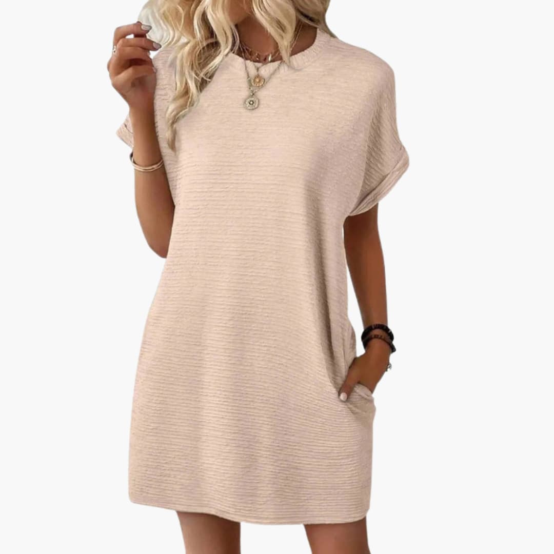 Comfortable Casual Dress with Pockets and Short Sleeves