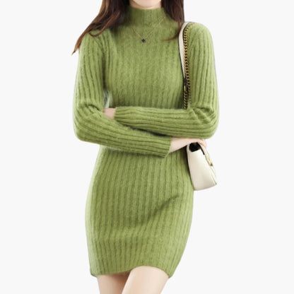 Chic Sleeveless Midi Dress with Fitted Waist - Olytrend
