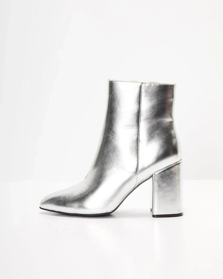 Fashionable Women's Ankle Boots