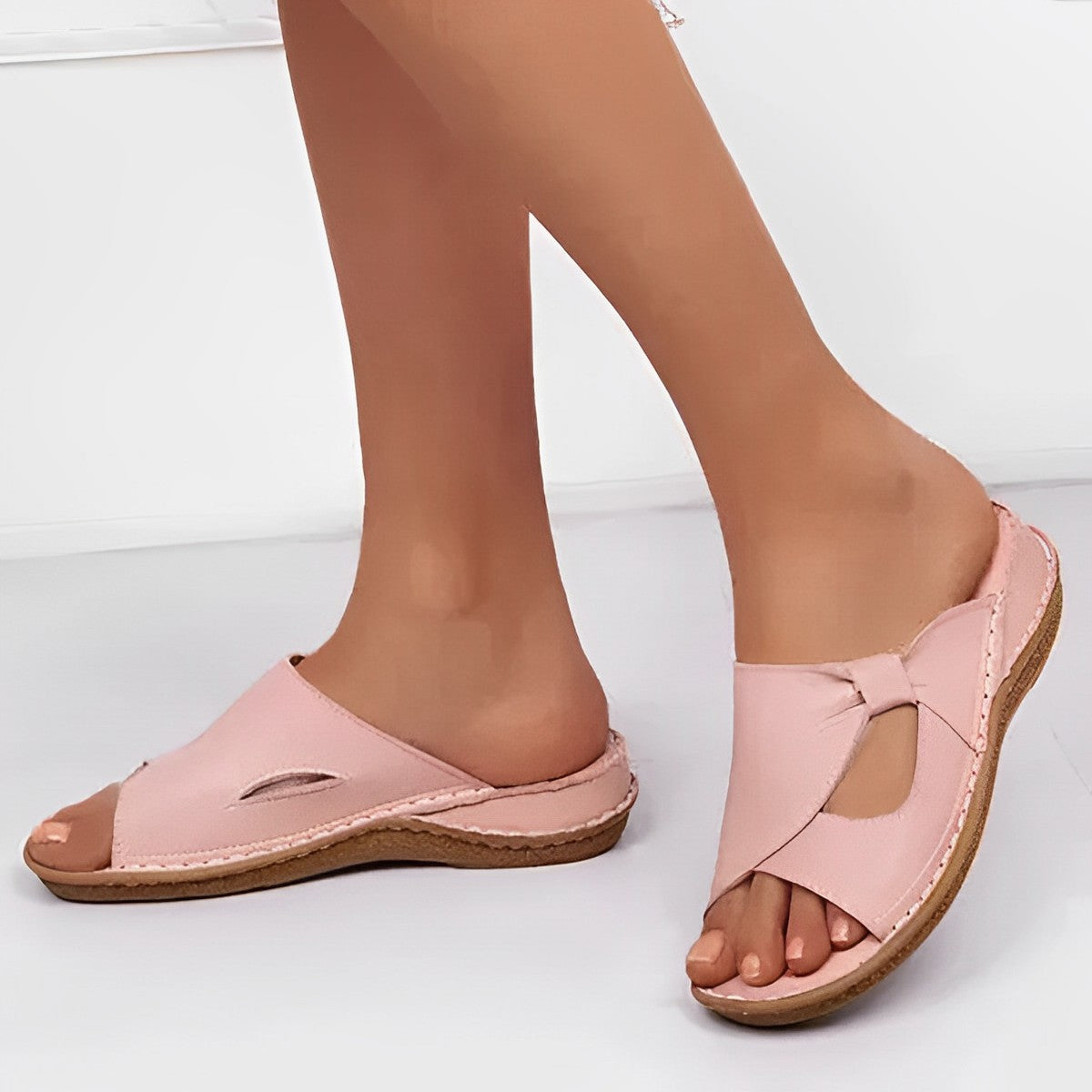 Comfortable Flat Women's Slide Sandals for Daily Use