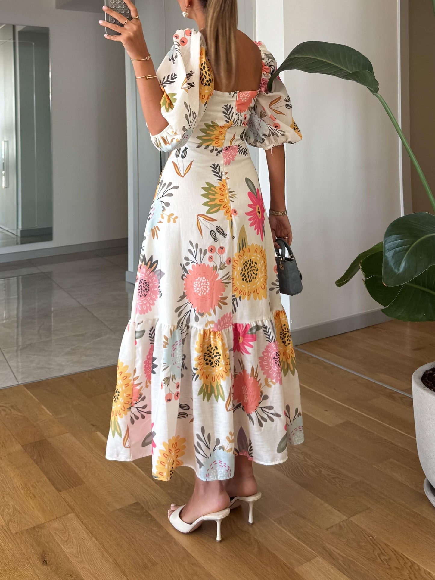 Chic Floral Midi Dress with Puffy Sleeves