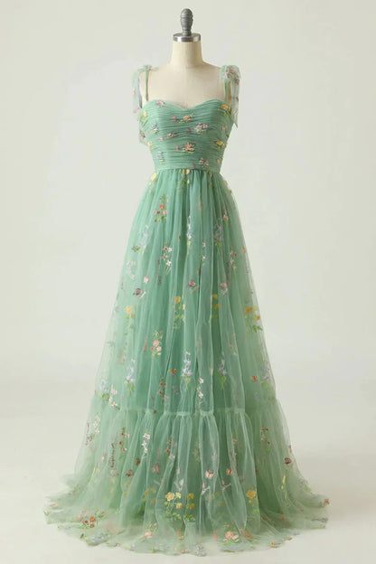 Delicate Lace Prom Dress - Olytrend