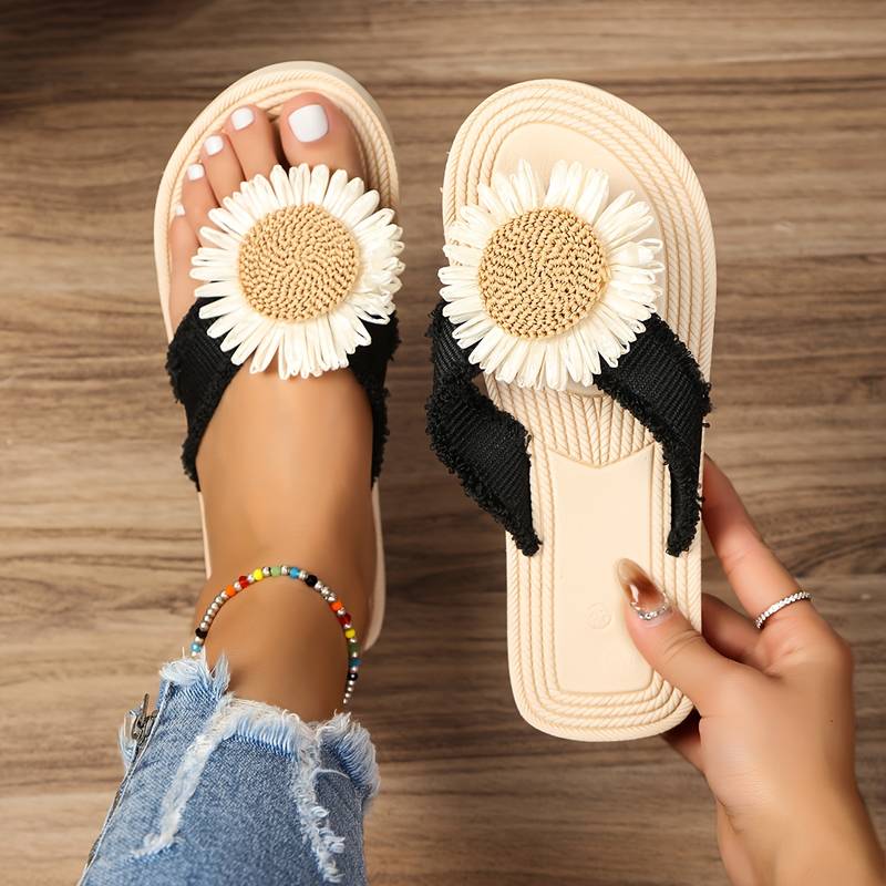 Chic Flat Sandals with Floral Accent - Pexav