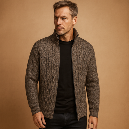 Men’s cable-knit sweater with a soft check-lined interior, designed for warmth and versatile outfits during autumn and winter.