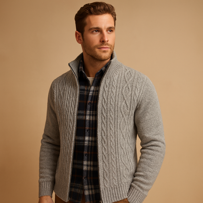 Men’s cable-knit sweater with a soft check-lined interior, designed for warmth and versatile outfits during autumn and winter.