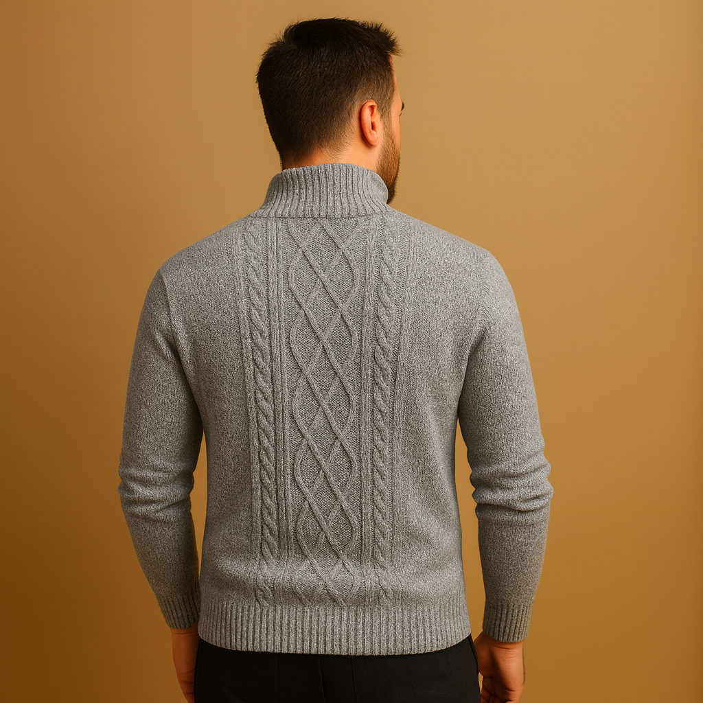 Men’s cable-knit sweater with a soft check-lined interior, designed for warmth and versatile outfits during autumn and winter.