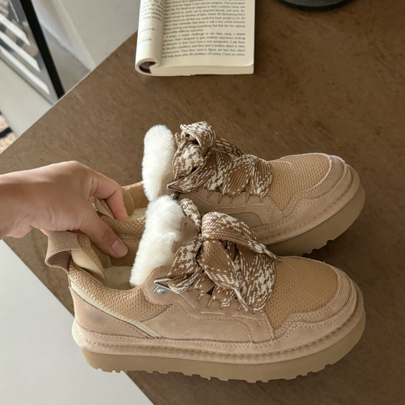 Trendy Ladies High Top Lace Sneakers - Olytrend