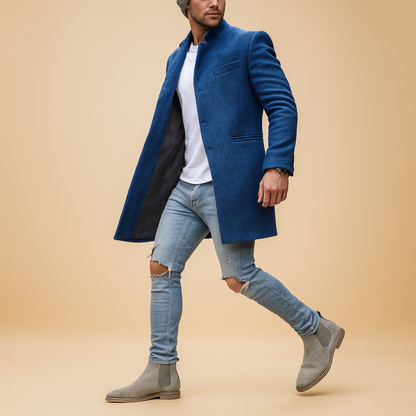 Men’s casual winter coat with relaxed fit and insulated lining, designed for everyday comfort and warmth during cold weather.