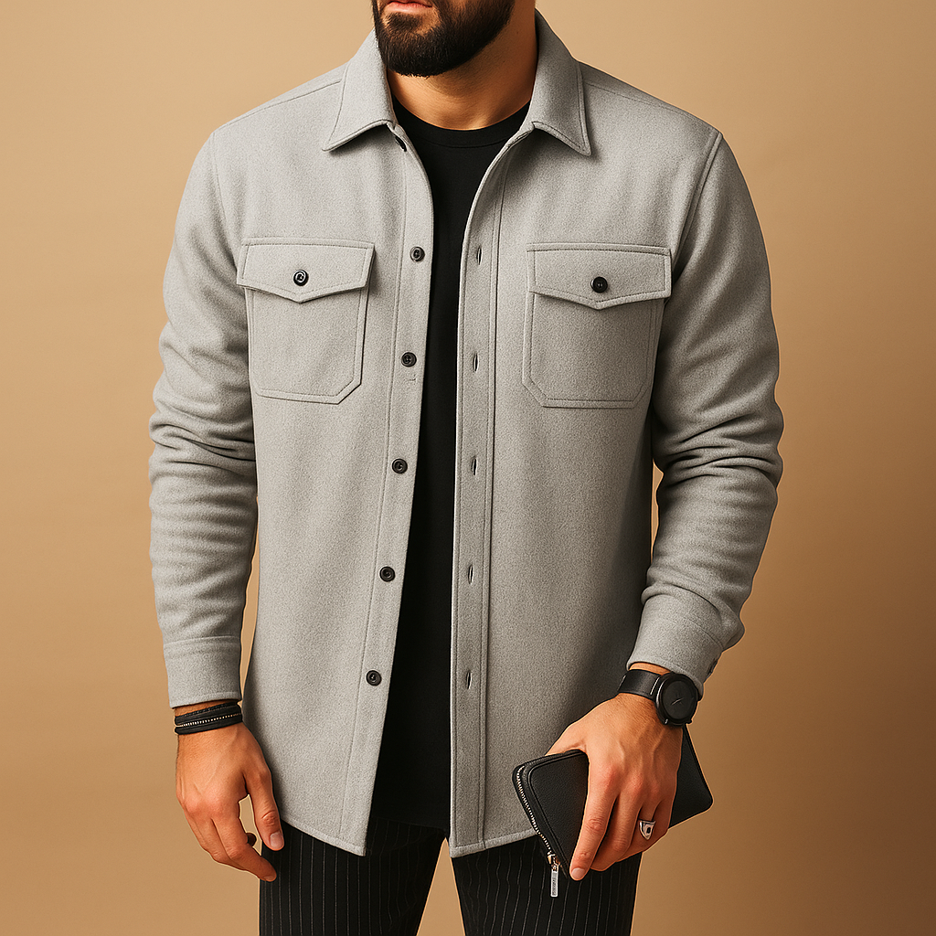 Men’s flannel shirt with long sleeves and button closure, ideal for autumn and winter casual or formal outfits.