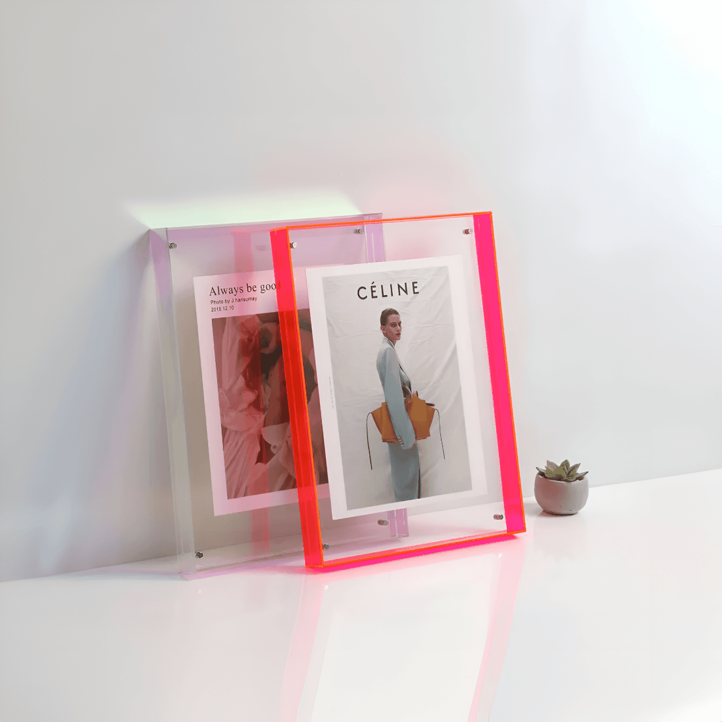 Clear Glass Photo Frame With Sleek Transparent Style - Nocini