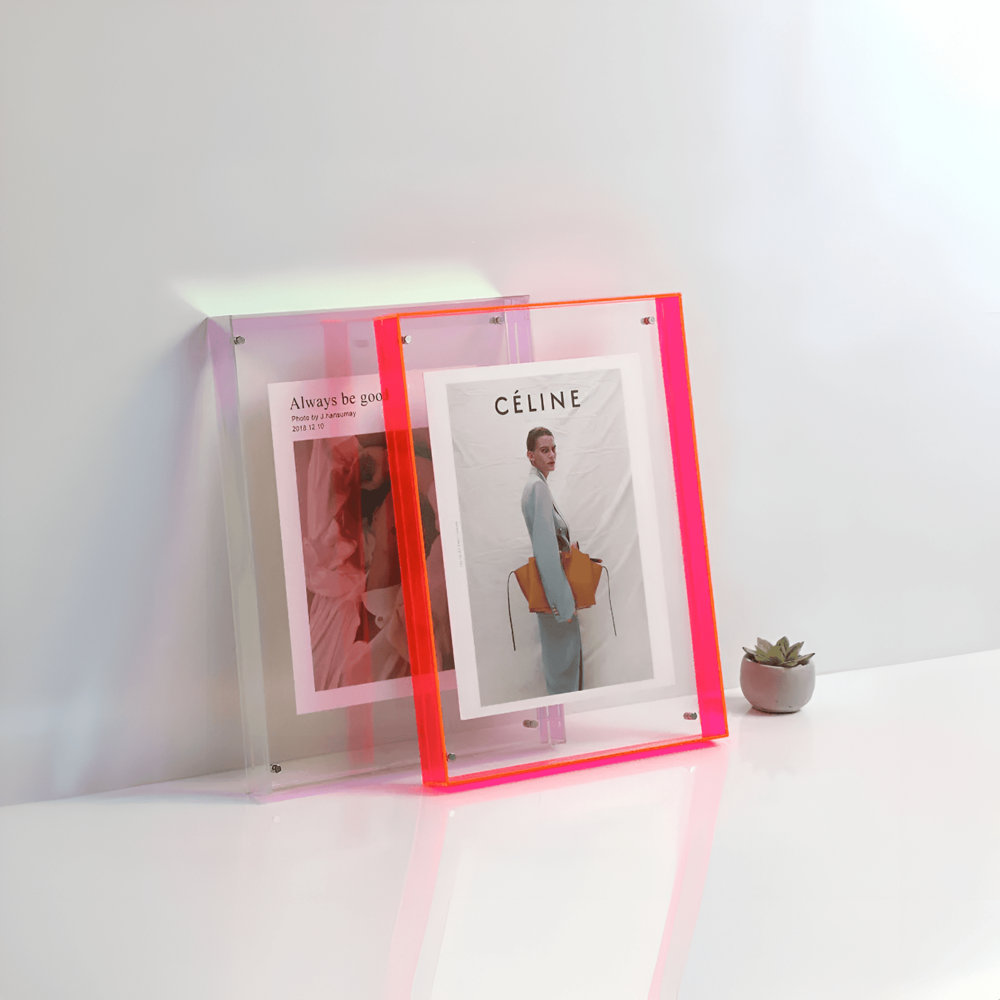 Clear Glass Photo Frame With Sleek Transparent Style - Nocini