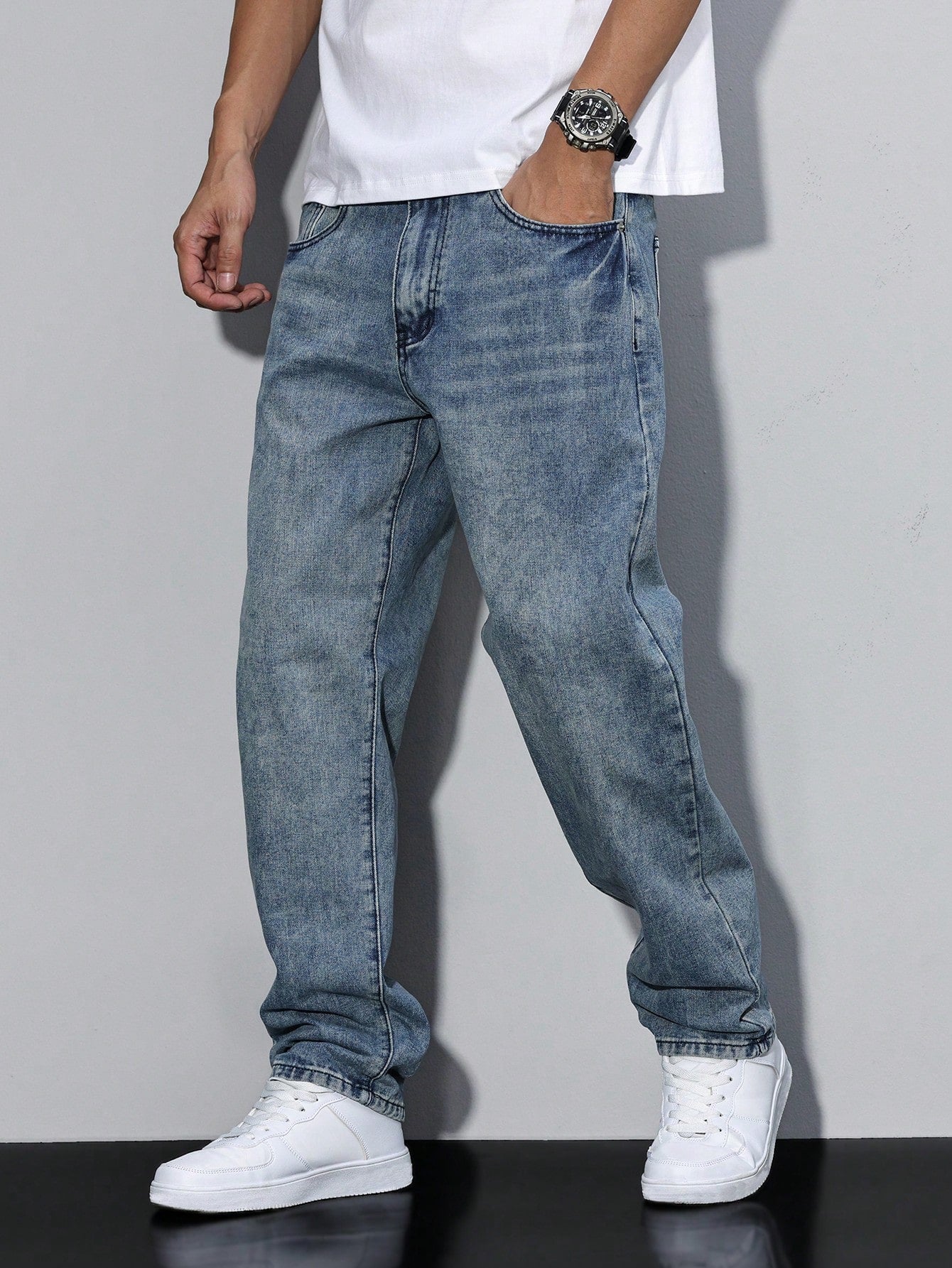 Relaxed Fit Men's Straight Leg Jeans