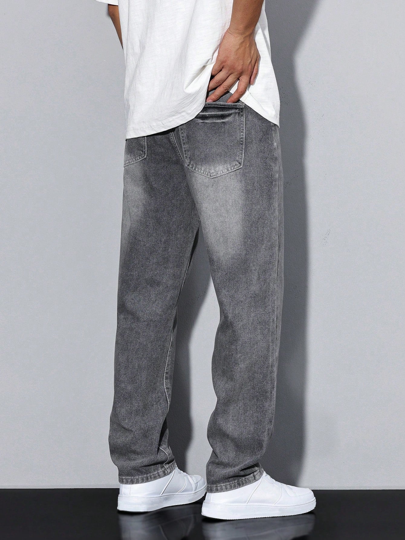 Relaxed Fit Men's Straight Leg Jeans