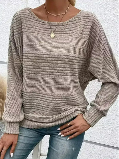 Women's Cozy Oversized Sweater with Round Neck - Nocini