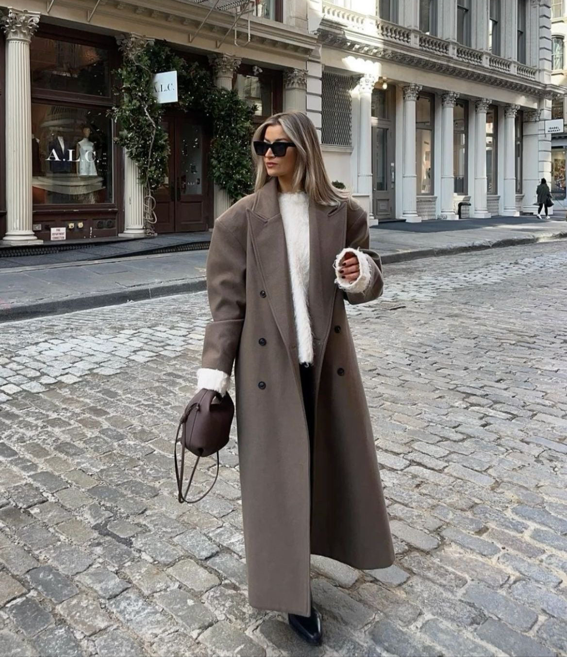 Women's Long Trench Coat with Classic Lapel and Buttons - Nocini