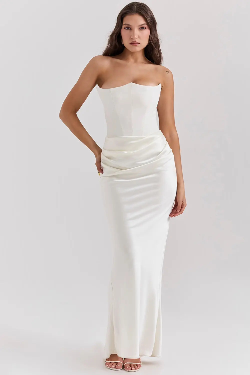 Elegant Strapless Maxi Dress with Flowy Skirt