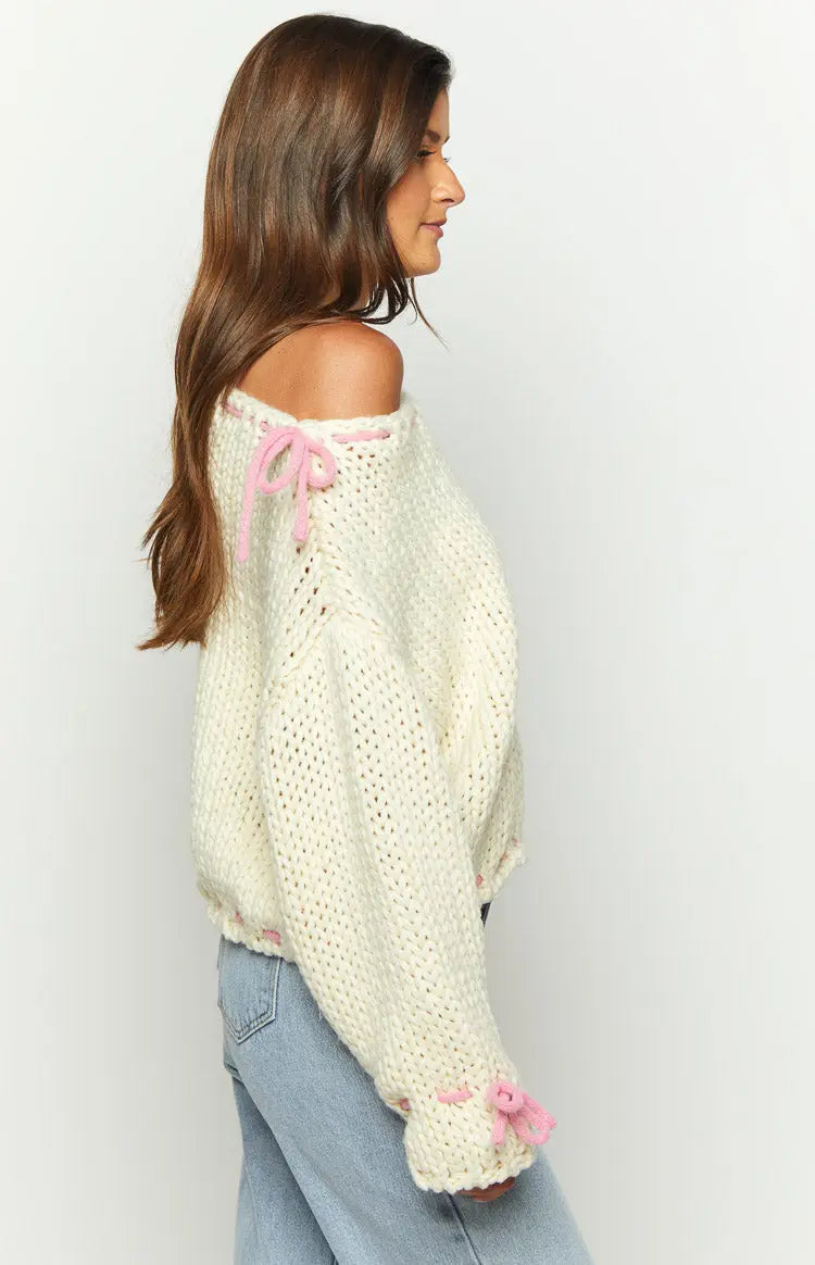 Comfy Women's Sweater with Relaxed Fit and Cute Bows
