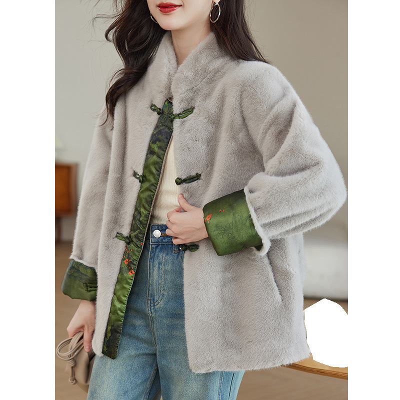 Luxurious Ladies Long Fur Jacket