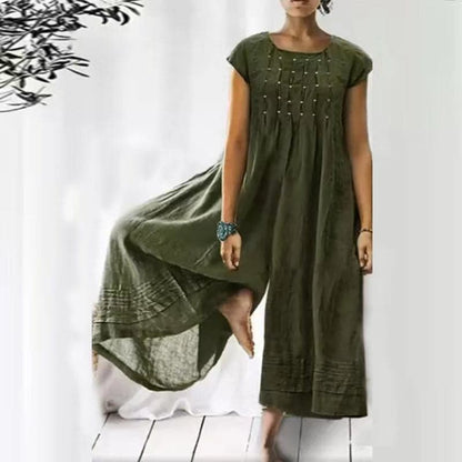 Comfortable Maxi Dress with Short Sleeves and Round Neck