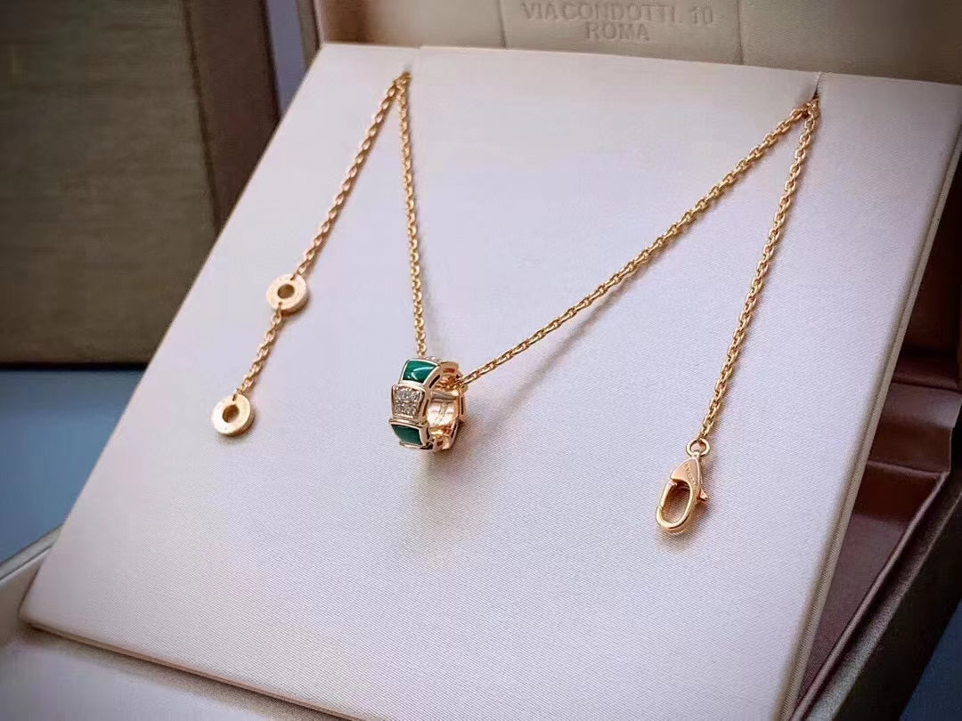 Luxury Rose Gold Green Agate Pendant Necklace