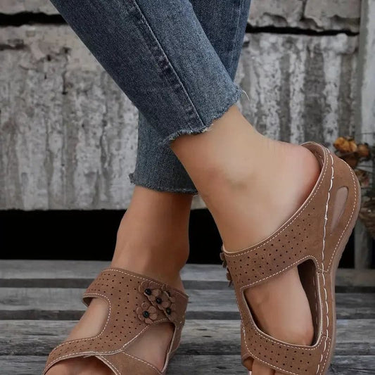 Feminine Wedge Sandals with Cutout Details - Nocini