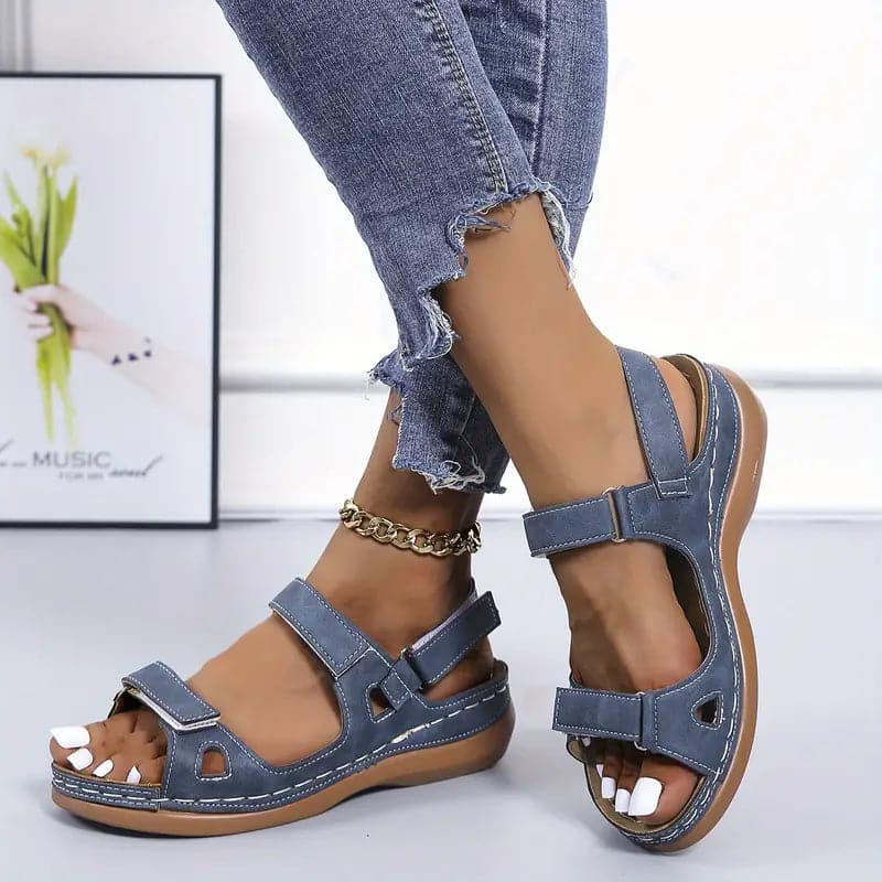 Comfortable Women's Open Toe Sandals with Adjustable Straps - Nocini