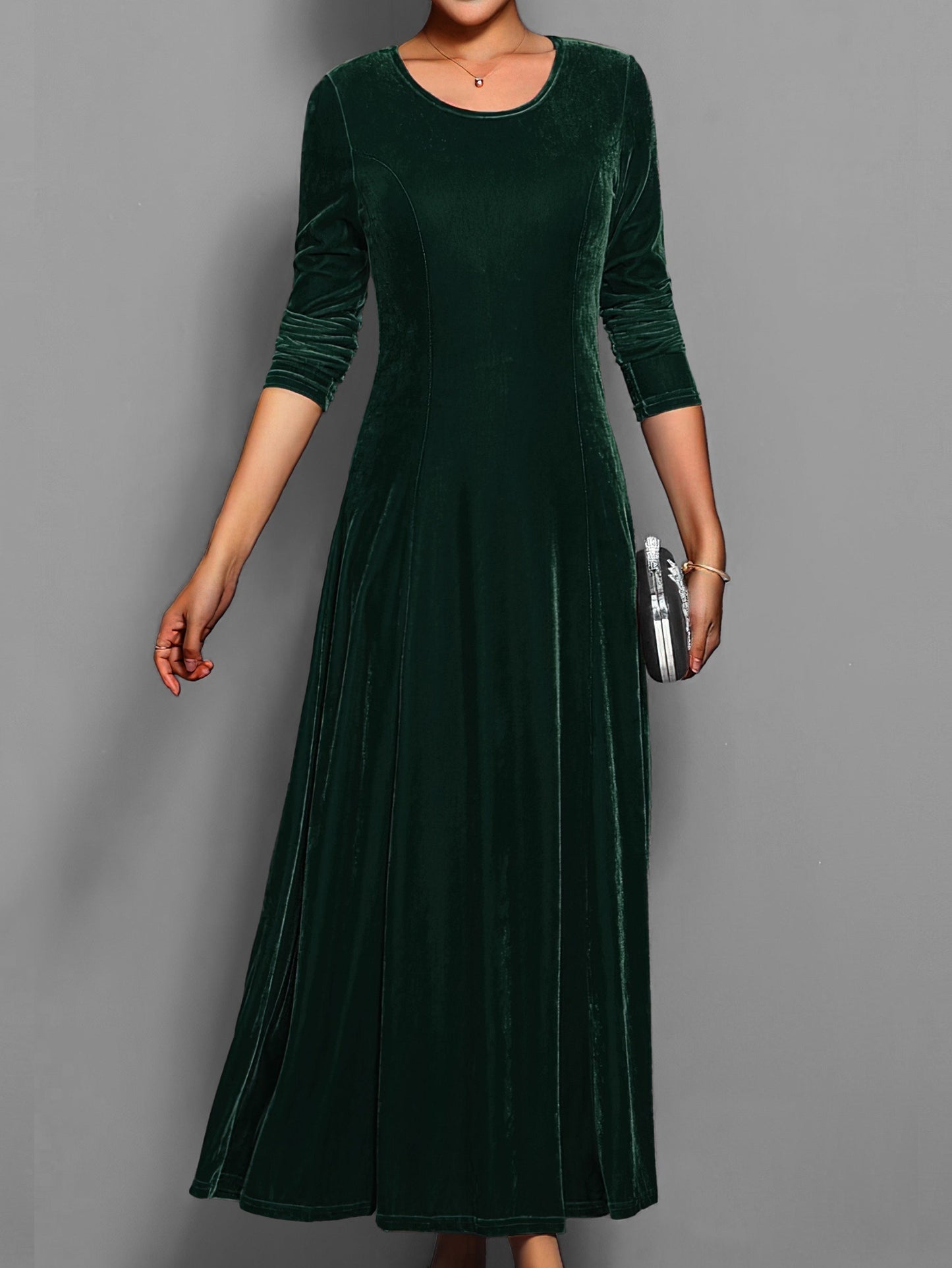 Luxurious Women's Velvet Maxi Dress with Long Sleeves - Nocini