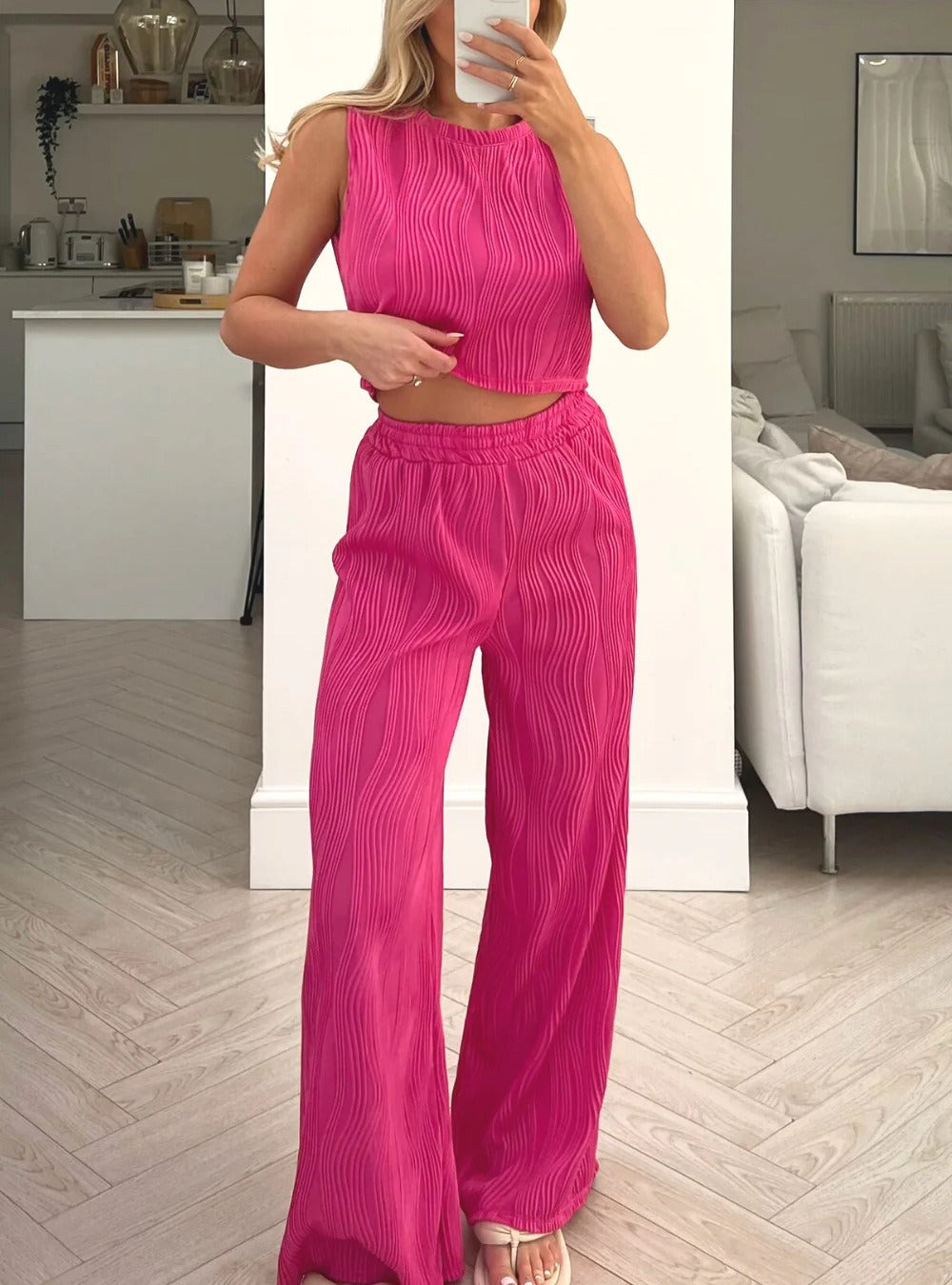 Women's 2 Piece Outfit - Ribbed Crop Top - High Waist Pants