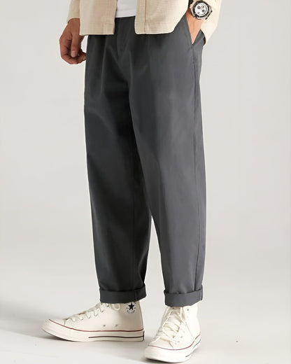 Short Fitted Cotton Pants