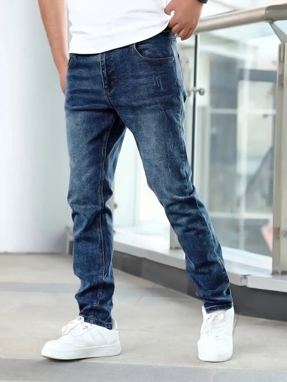 Relaxed Fit Mens Jeans with Pockets