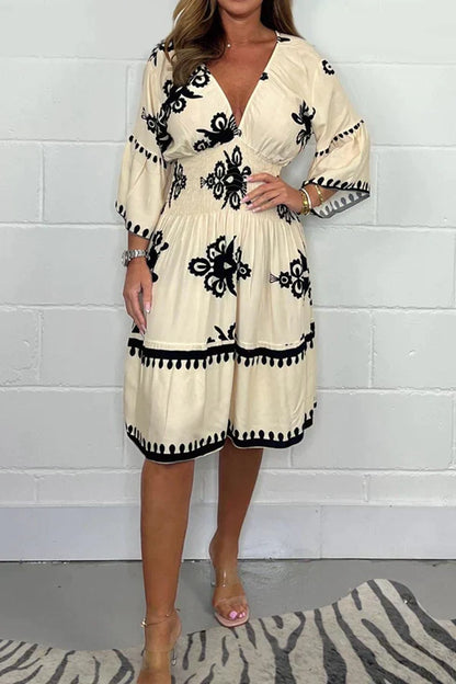 Casual V-Neck Dress with 3/4 Sleeves and Floral Print