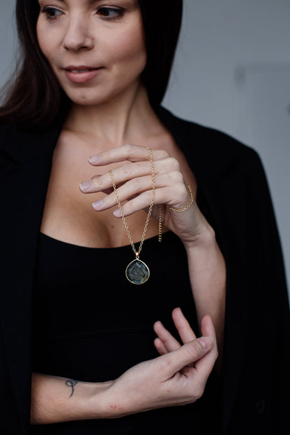 Labradorite Aura Necklace - Selene-Nora Luxe