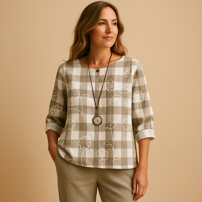Women’s light two-piece spring and summer set with loose fit and elegant design, perfect for casual days and warm evenings.