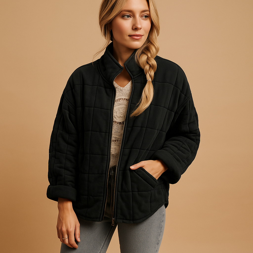 Women’s lightweight summer jacket with a tailored fit and side pockets, suitable for everyday wear, casual outfits, and seasonal layering.