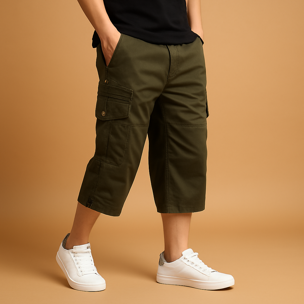 Men’s long cargo shorts with breathable cotton fabric and multiple pockets, ideal for summer, travel, and outdoor activities.