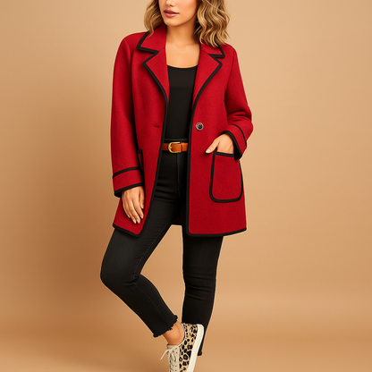 Lined casual women’s blazer with a modern fit, ideal for cooler days and versatile everyday styling.