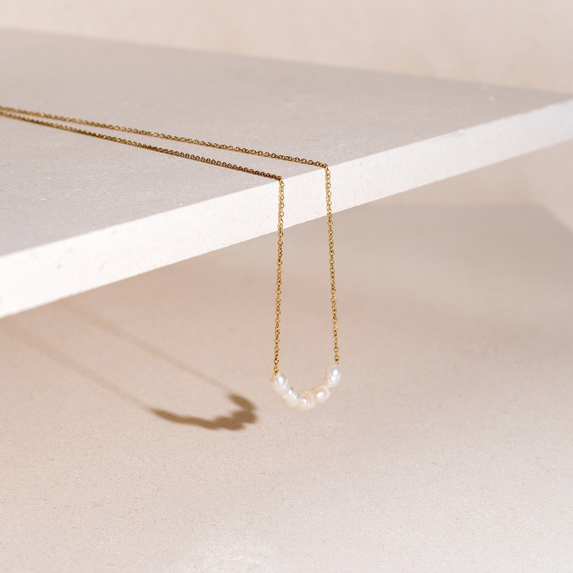 Lovely Necklace with Freshwater Pearls - Celina-Nora Luxe
