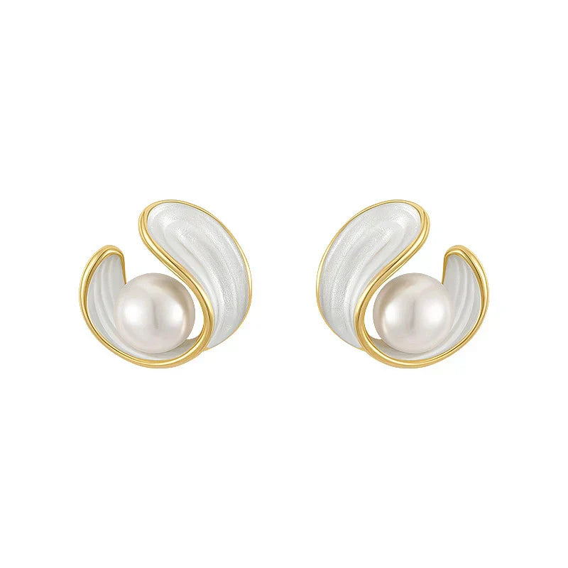 Luxury Gold Earrings with White Opals and Pearls - Saphira-Nora Luxe