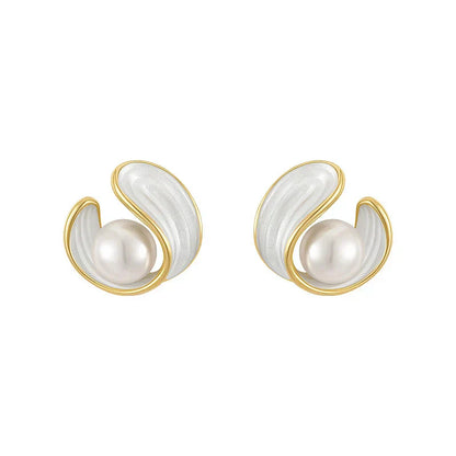 Luxury Gold Earrings with White Opals and Pearls - Saphira-Nora Luxe