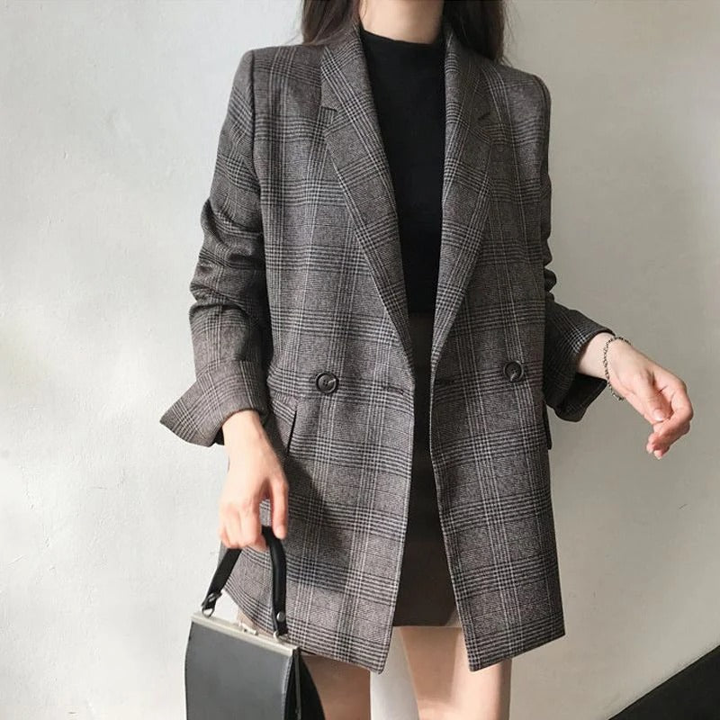 Women's Plaid Wool Blazer - Relaxed Fit - Single Button