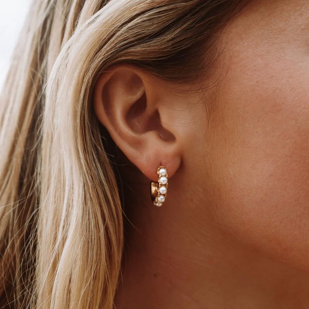 Small White Pearl Stud Earrings - Pexav
