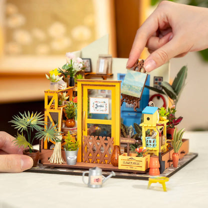 Miniature DIY Garden Shed Construction Kit – BloomHaus-Nora Luxe