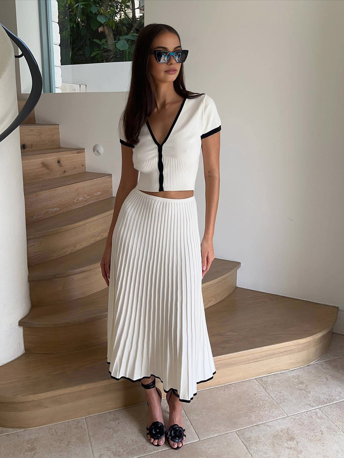 Simple Black and White Sweater Skirt Outfit