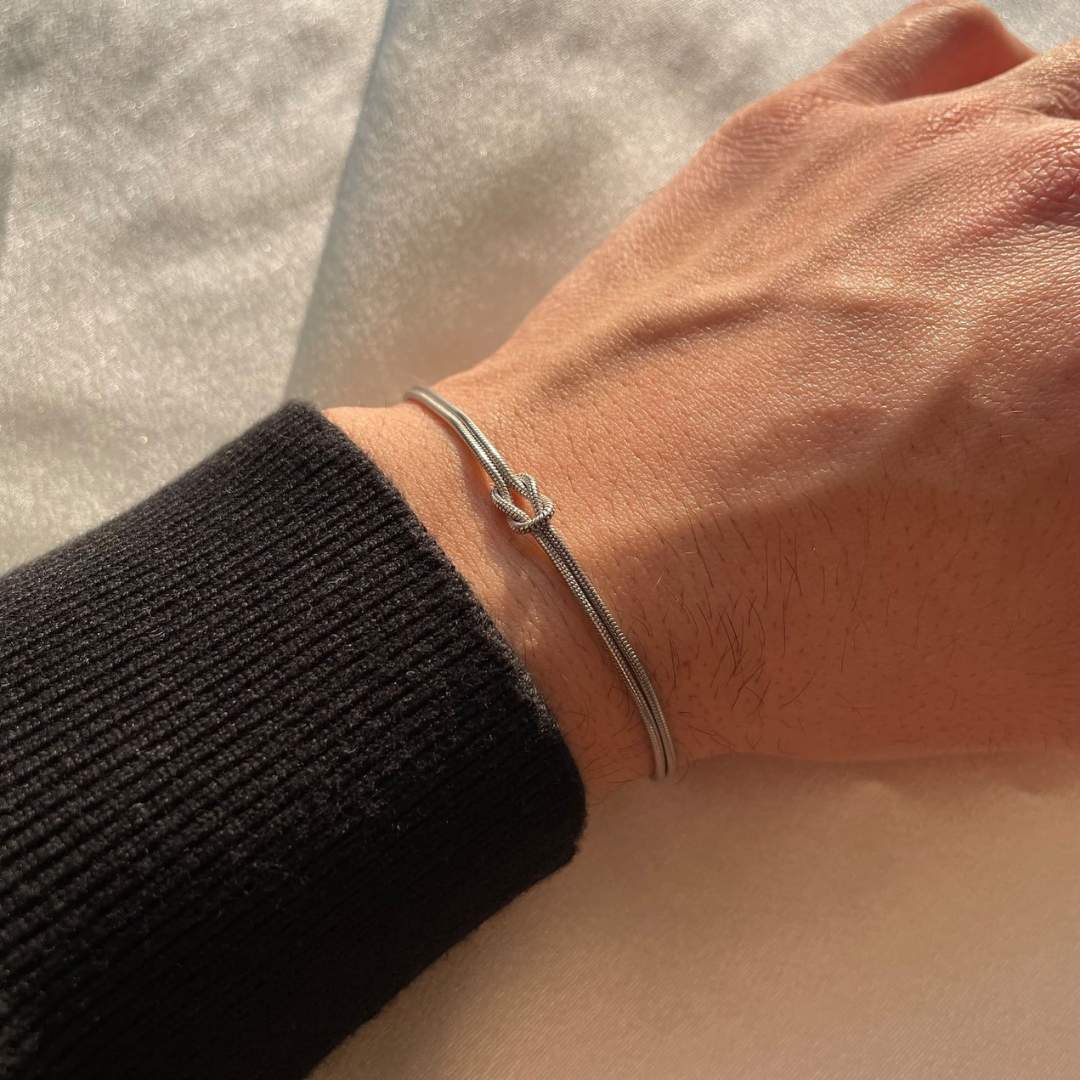 Minimalist Knot Bracelet – Elva-Gold-The Livary